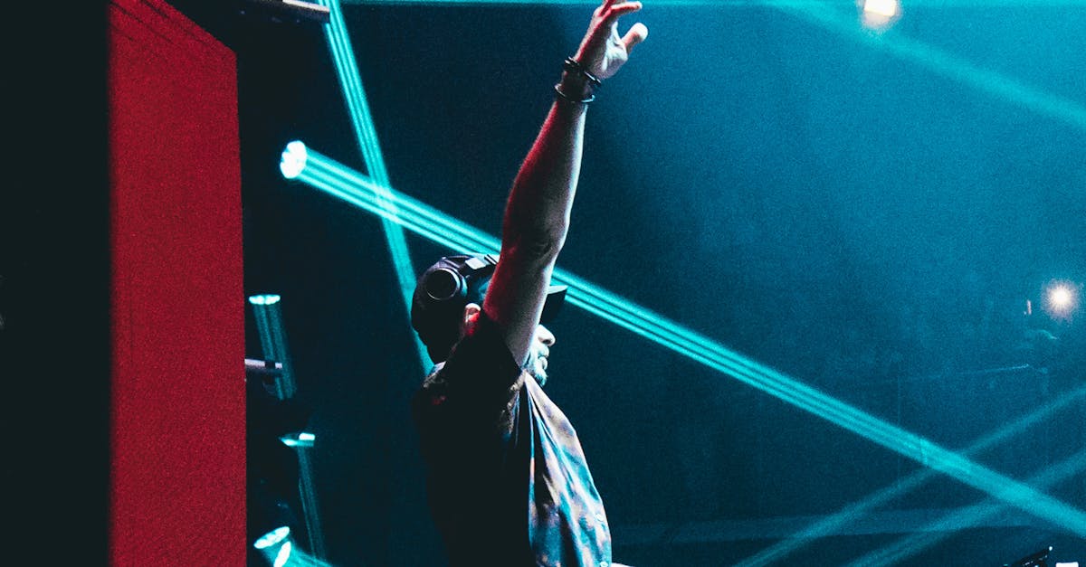 Personalised Learning Experiences in Online Tutoring